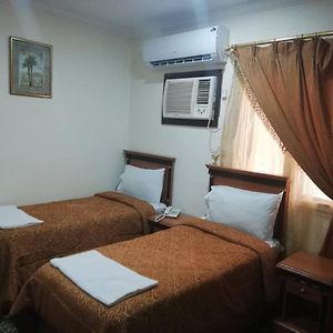 Economy King Room